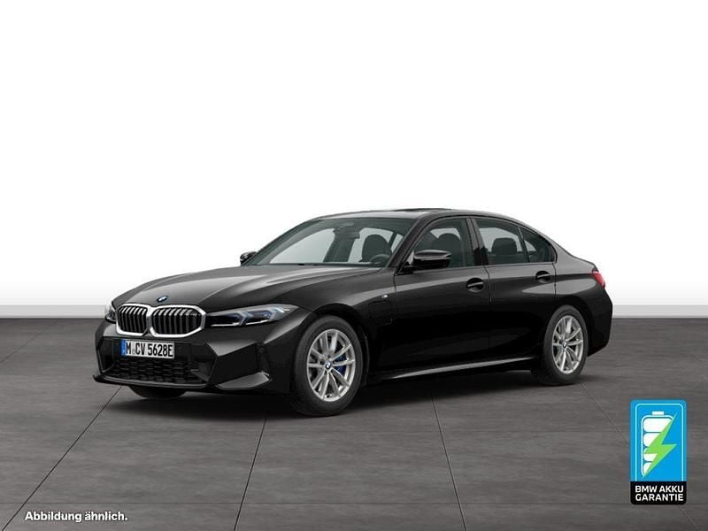 Schwarz Gebraucht 2024 BMW 330e M Sport Limousine | 47.930 € (Fairer Preis) - Bild 1/3