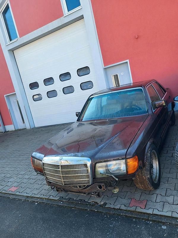 Gebraucht Mercedes E500 276 PS (202 kW) 1987 Violet Limousine