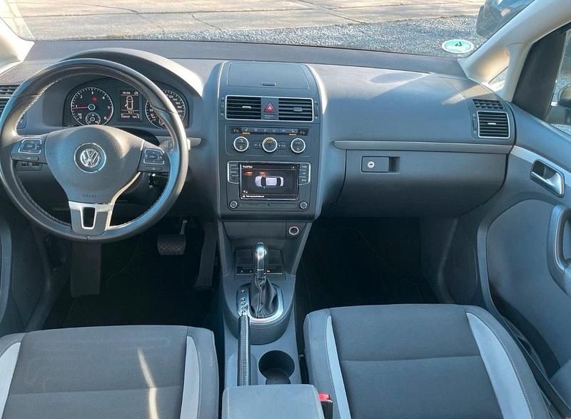 Gebraucht VW Touran 140 PS (102 kW) 2013 Blau Van / Kleinbus