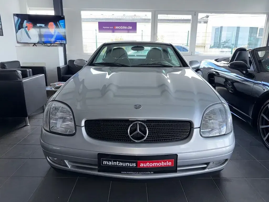 Gebraucht Mercedes SLK230 193 PS (141 kW) 1998 Silber Cabrio