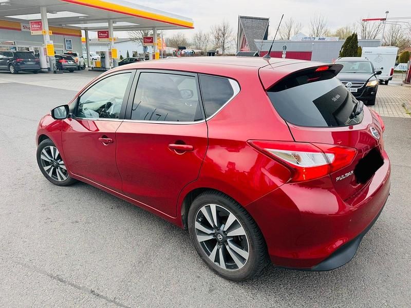 Gebraucht Nissan Pulsar 116 PS (85 kW) 2016 Rot Kleinwagen