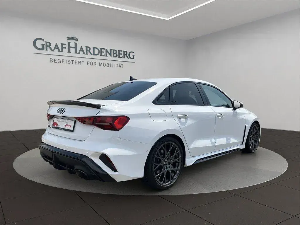 Gebraucht Audi RS3 Ambiente 400 PS (294 kW) 2024 Arkonaweiß Limousine