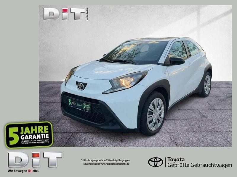 Gebraucht Toyota Aygo X X-play 72 PS (52 kW) 2023 Schneeweiß SUV