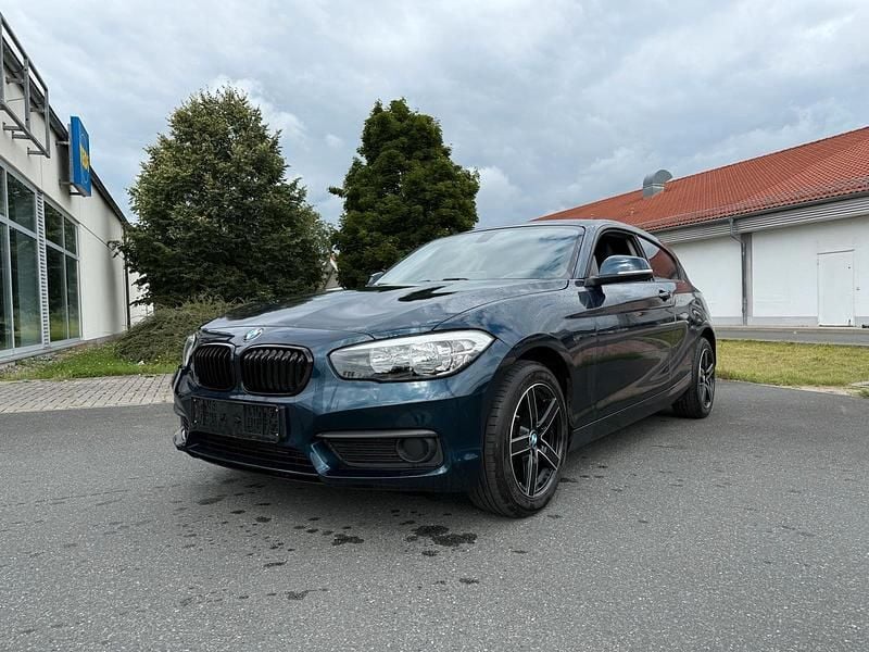Blau Gebraucht 2015 BMW 116 Performance Kleinwagen | 7.990 € - Bild 1/4