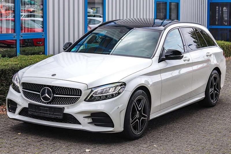 Gebraucht Mercedes C200 AMG 184 PS (135 kW) 2018 Polarweiss  unilack Kombi