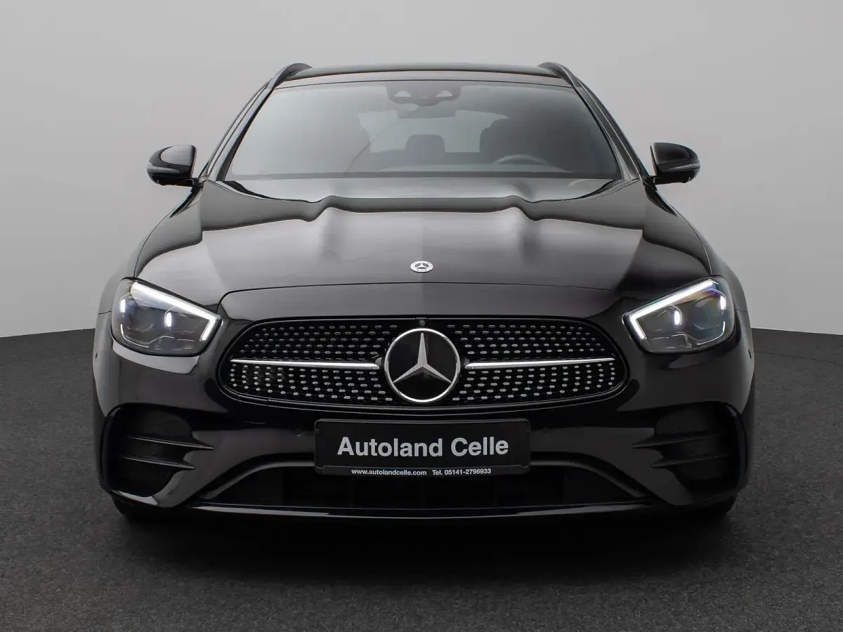 Gebraucht Mercedes E220 AMG 200 PS (147 kW) 2024 Obsidianschwarz metallicschwarz Limousine