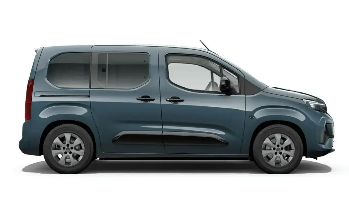 Neu Opel Combo 130 PS (95 kW) 2026 Blau Van / Kleinbus