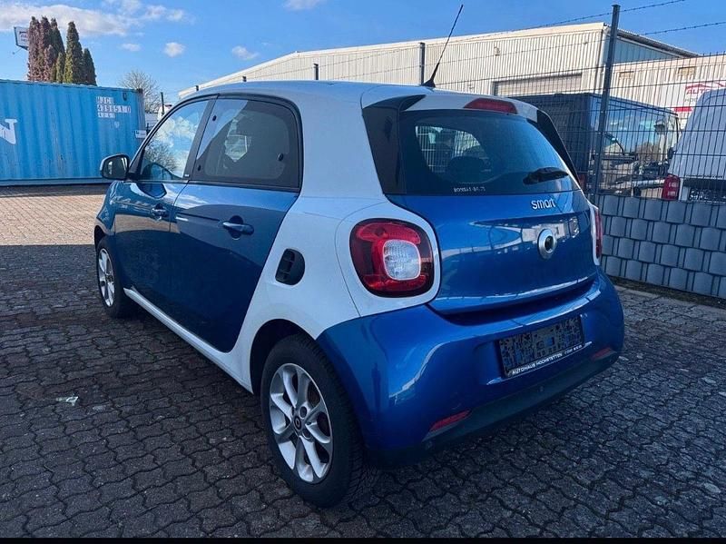 Second-hand Smart ForFour 71 CP (52 kW) 2015 Albastru Hatchback