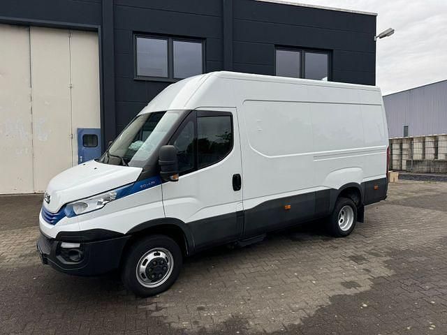 White ic 194 Gebraucht 2018 Iveco Daily Van | 18.981 € (Teuer) - Bild 1/4