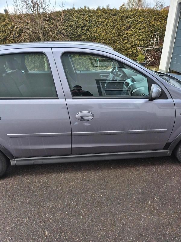 Gebraucht Opel Corsa 80 PS (58 kW) 2005 Kleinwagen