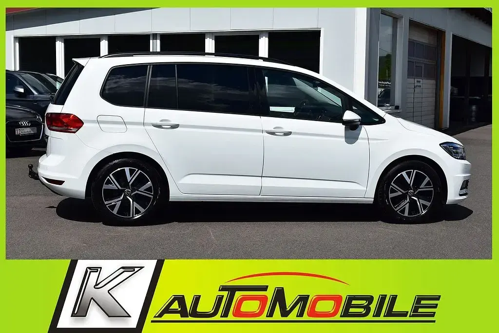 Gebraucht VW Touran 150 PS (110 kW) 2024 Weiss Van / Kleinbus