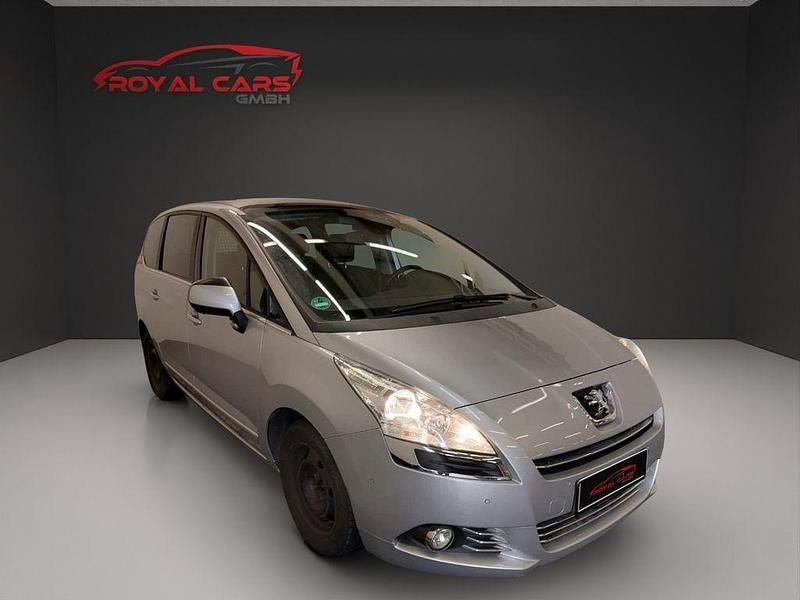 Gebraucht Peugeot 5008 Active 150 PS (110 kW) 2013 Silber Van / Kleinbus