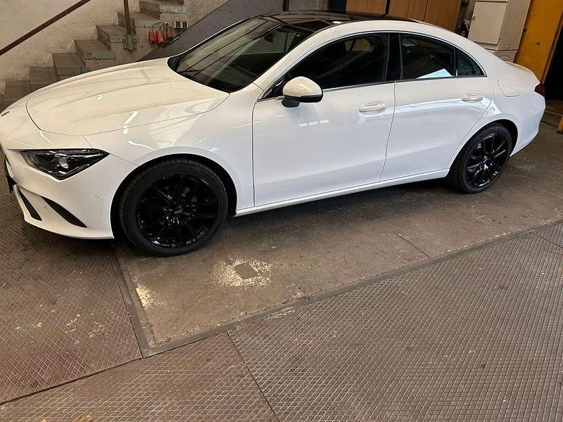 Gebraucht Mercedes CLA180 136 PS (100 kW) 2020 Weiß Limousine