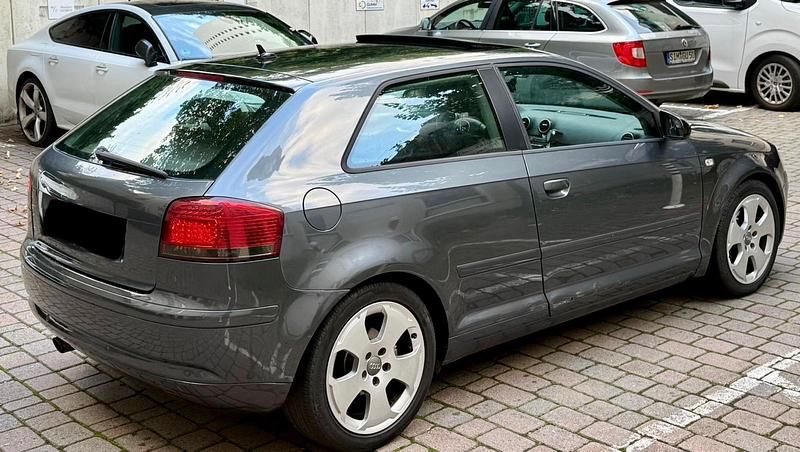 Grau Gebraucht 2005 Audi A3 Coupé | 2.000 € (Guter Preis) - Bild 1/4