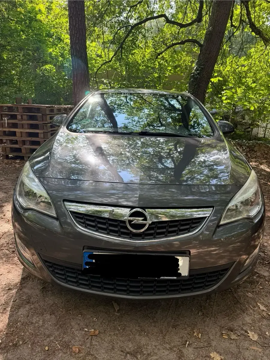 Gebraucht Opel Astra 100 PS (73 kW) 2010 Grau Kleinwagen