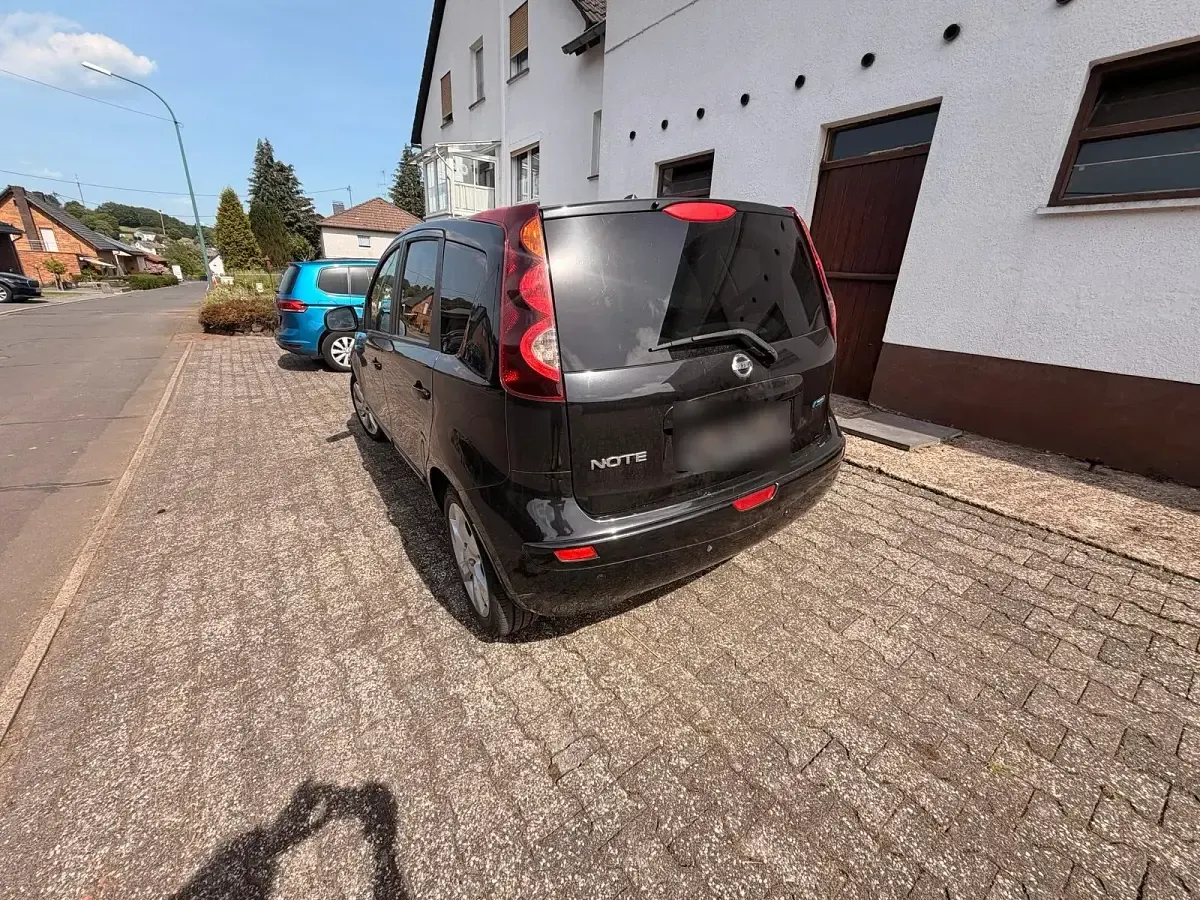 Gebraucht Nissan Note Acenta 88 PS (64 kW) 2010 Schwarz Kleinwagen