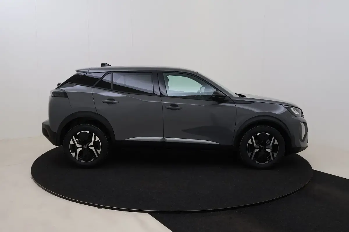 Neu Peugeot 2008 Allure 101 PS (74 kW) 2026 Grau (selenium grey) SUV