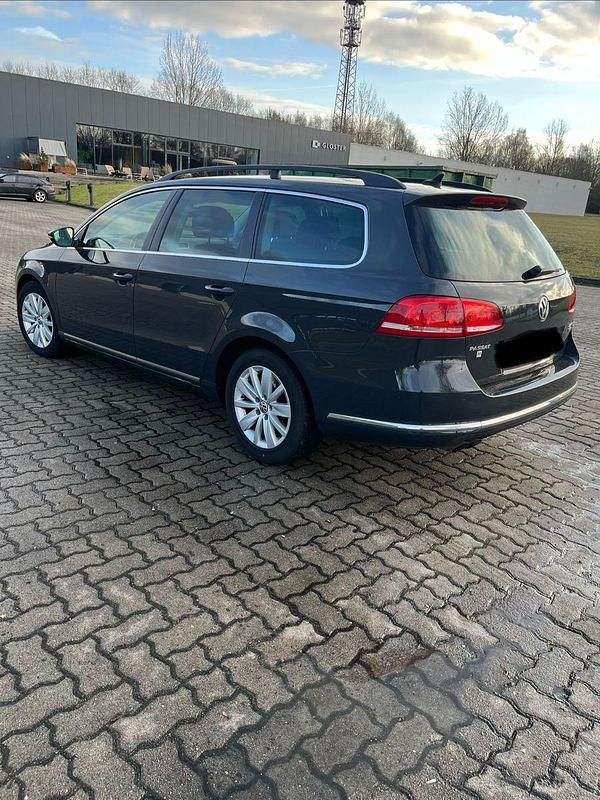 Gebraucht VW Passat Comfortline 140 PS (102 kW) 2013 Grau Limousine