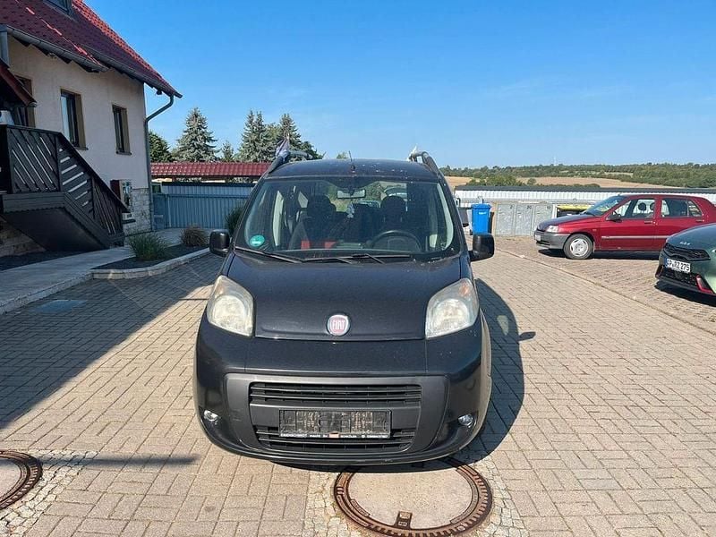 Schwarz Gebraucht 2011 Fiat Qubo Dynamic Van / Kleinbus | 2.700 € (Guter Preis) - Bild 1/4