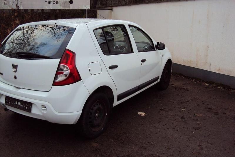 Gebraucht Dacia Sandero 75 PS (55 kW) 2012 Weiß Limousine