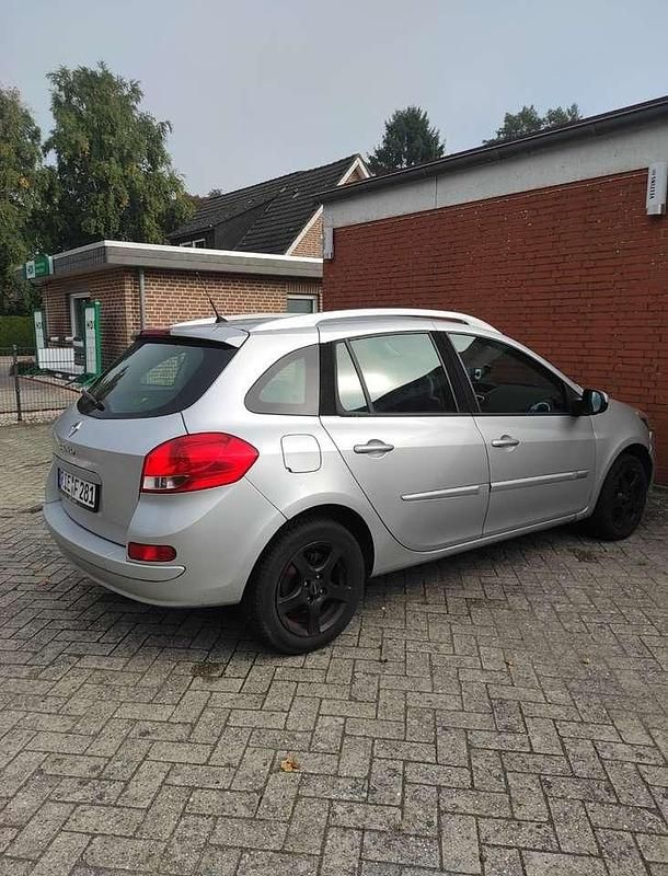 Gebraucht Renault Clio II Dynamique 75 PS (55 kW) 2009 Limousine