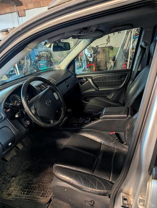 Gebraucht Mercedes ML270 2001 Silber SUV