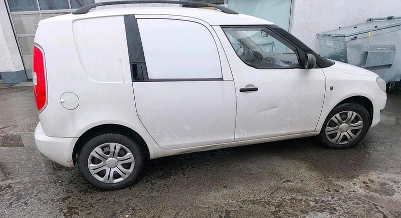 Gebraucht Skoda Roomster 90 PS (66 kW) 2012 Weiß Van / Kleinbus