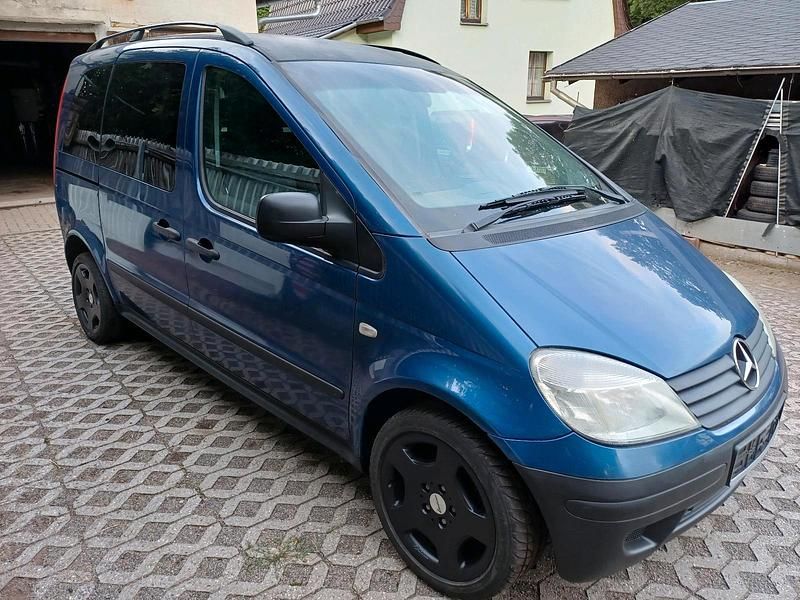 Blau Gebraucht 2003 Mercedes Vaneo Van / Kleinbus | 700 € (Superpreis) - Bild 1/4