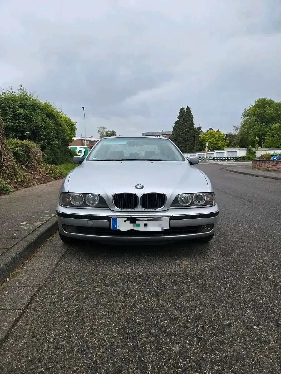 Gebraucht BMW 523 170 PS (125 kW) 1997 Silber Limousine