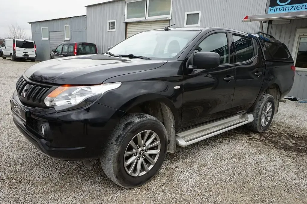 Gebraucht Mitsubishi L200 154 PS (113 kW) 2019 Schwarz Pickup