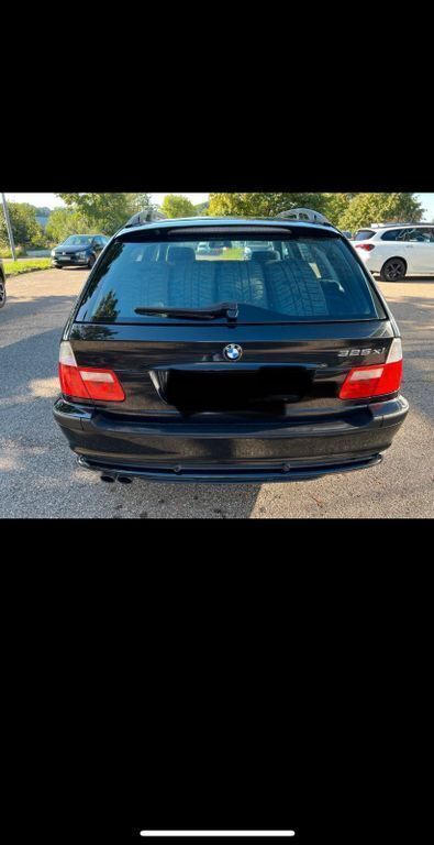 Schwarz Gebraucht 2002 BMW 325 Sport Line Kombi | 4.200 € (Fairer Preis) - Bild 1/4
