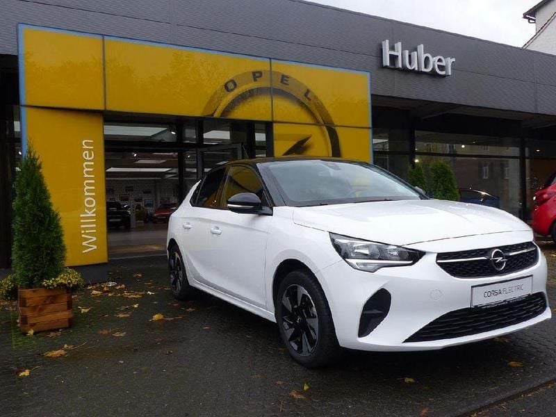 Jade weiss/arktis weiss Gebraucht 2021 Opel Corsa-e Edition Kleinwagen | 13.950 € (Guter Preis) - Bild 1/4