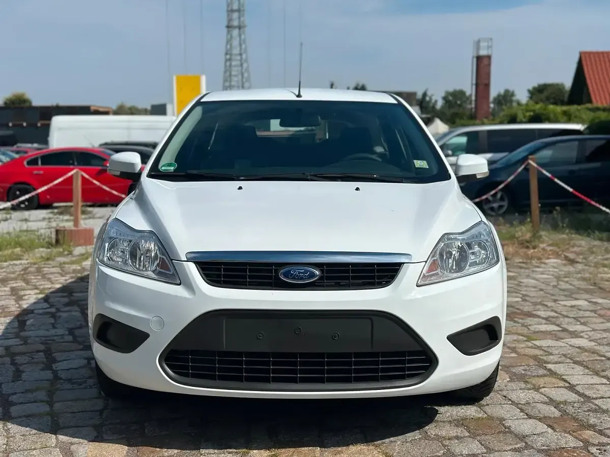 Gebraucht Ford Focus 101 PS (74 kW) 2008 Weiß Kombi