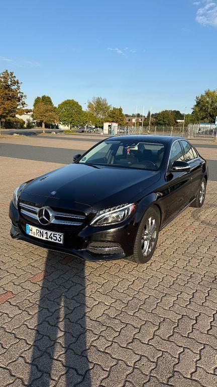 Schwarz Gebraucht 2014 Mercedes C220 Limousine | 16.500 € (Teuer) - Bild 1/4