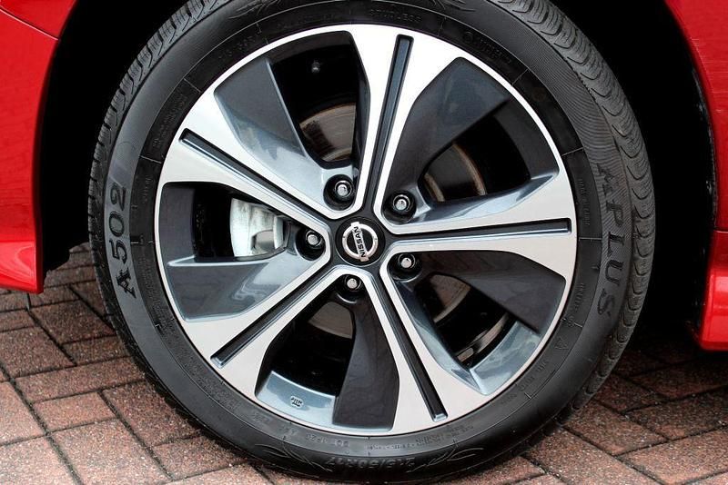 Gebraucht Nissan Leaf N-Connecta 160 kW (218 PS) 2020 Rot Kleinwagen