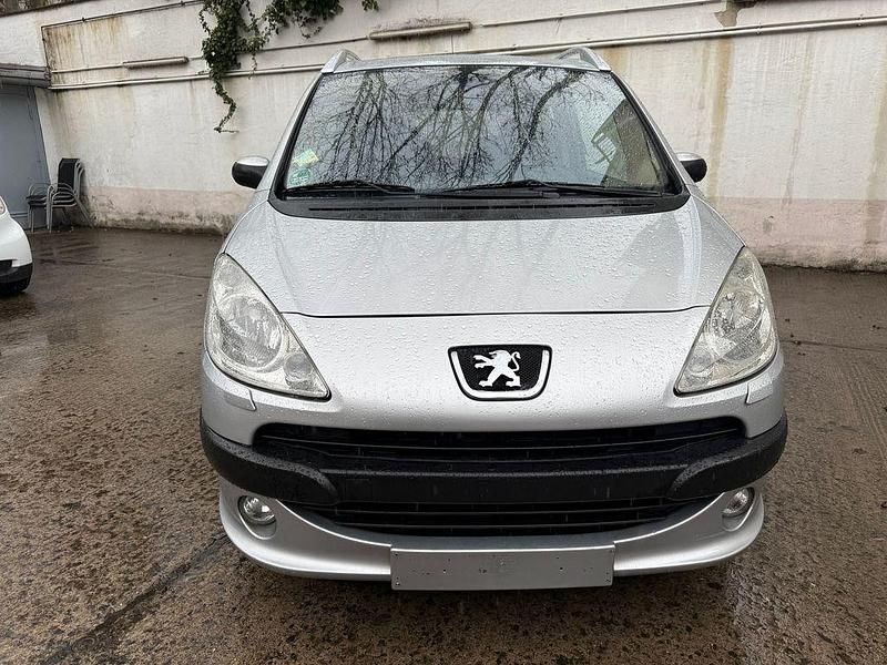 Gebraucht Peugeot 1007 Premium 73 PS (53 kW) 2006 Silber/grau (metallic) Van / Kleinbus