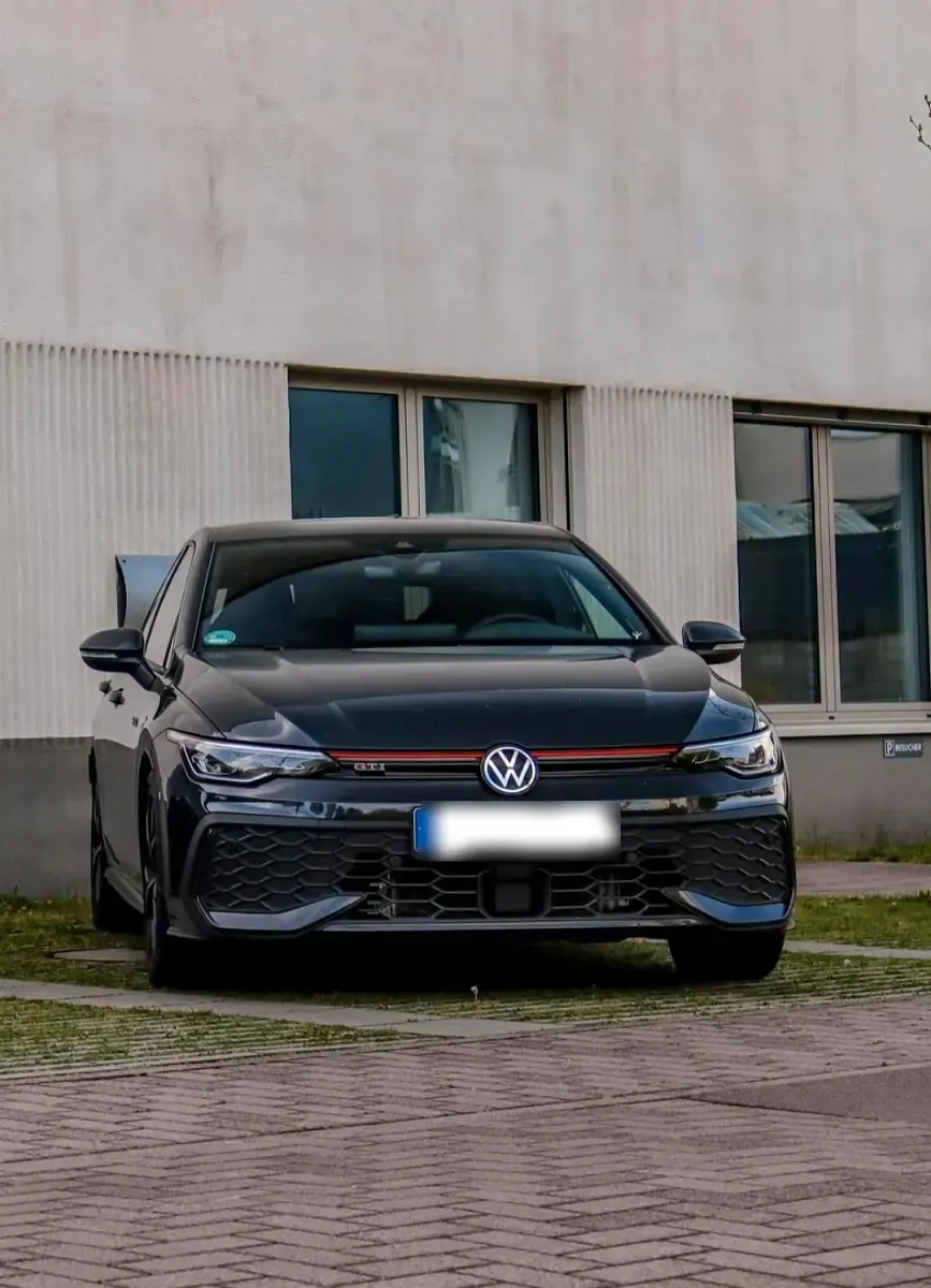 Gebraucht VW Golf VIII GTI 265 PS (194 kW) 2024 Grau Kleinwagen