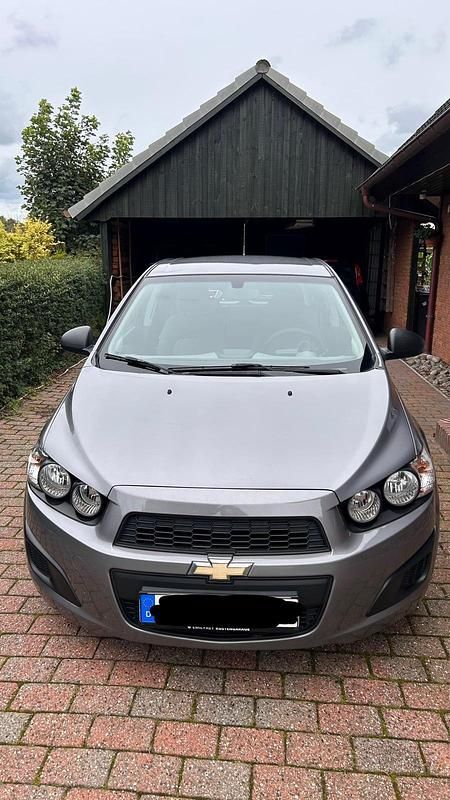Gebraucht Chevrolet Aveo 69 PS (50 kW) 2012 Grau Kleinwagen