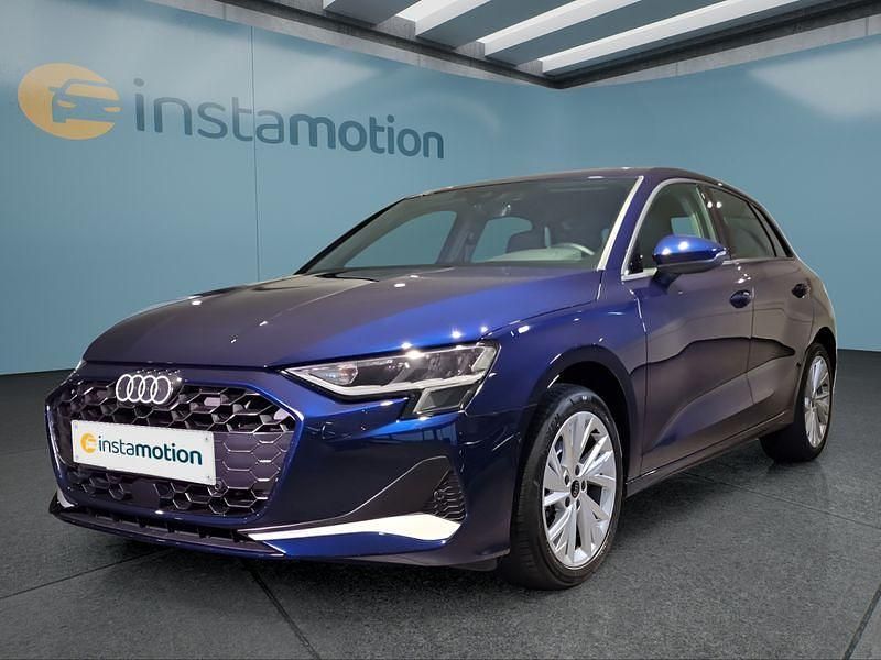 Blau Gebraucht 2024 Audi A3 Sportback Kleinwagen | 31.199 € (Guter Preis) - Bild 1/4