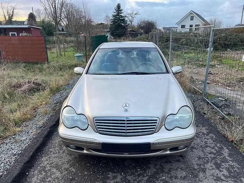 Gebraucht Mercedes C200 163 PS (119 kW) 2002 Beige Limousine