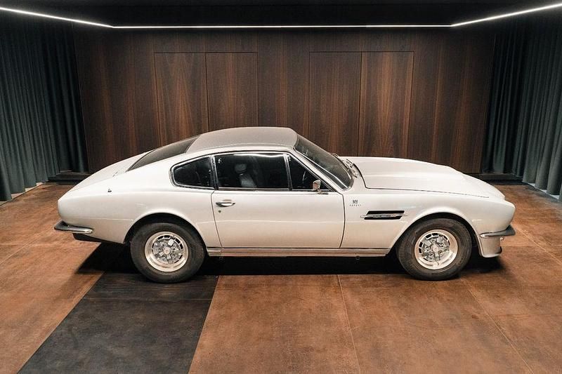 Gebraucht Aston Martin V8 349 PS (256 kW) 1973 Silber Coupé