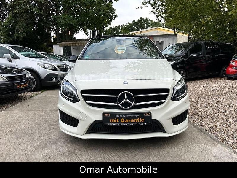 Weiß Gebraucht 2016 Mercedes 220 AMG line Limousine | 15.499 € (Superpreis) - Bild 1/4