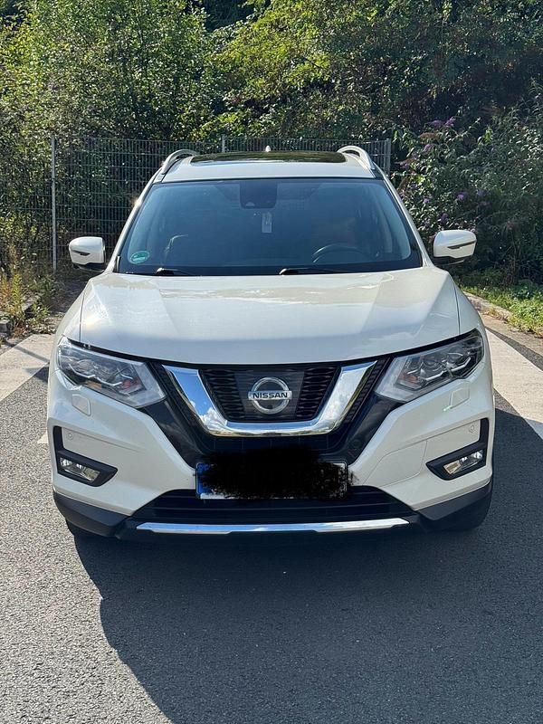 Weiß Gebraucht 2018 Nissan X-Trail Tekna SUV | 18.500 € (Fairer Preis) - Bild 1/4