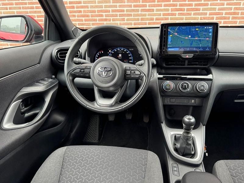 Gebraucht Toyota Yaris Cross 125 PS (91 kW) 2023 Rot SUV