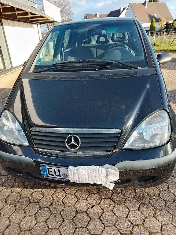 Schwarz Gebraucht 2002 Mercedes A140 Classic Van / Kleinbus | 1.200 € (Fairer Preis) - Bild 1/4