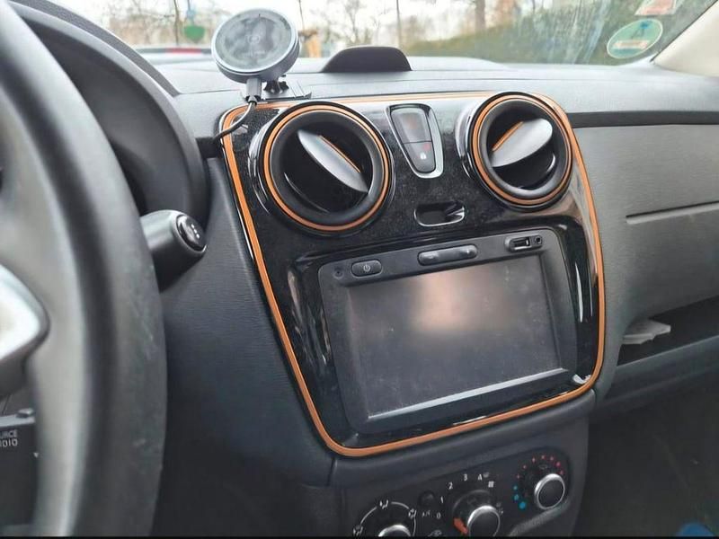 Gebraucht Dacia Lodgy Stepway 109 PS (80 kW) 2017 Grau Van / Kleinbus