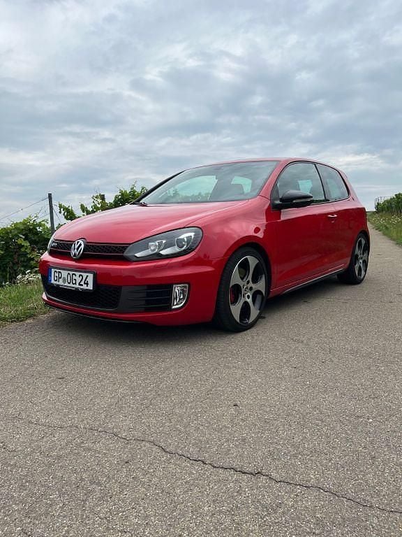 Rot Gebraucht 2011 VW Golf VI GTI Limousine | 6.600 € (Superpreis) - Bild 1/4