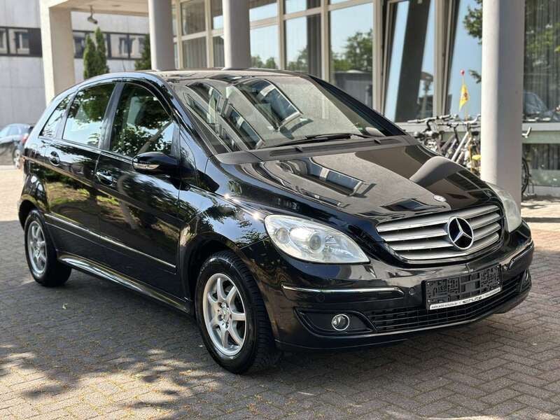 Kosmosschwarz metalliclack Gebraucht 2007 Mercedes B170 Van / Kleinbus | 4.000 € (Guter Preis) - Bild 1/4
