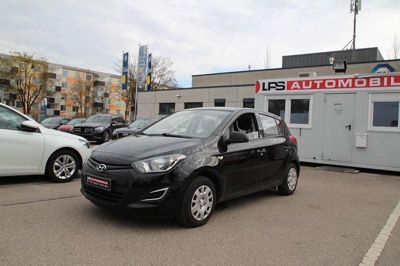 Gebraucht Hyundai i20 Edition 86 PS (63 kW) 2014 Schwarz Kleinwagen