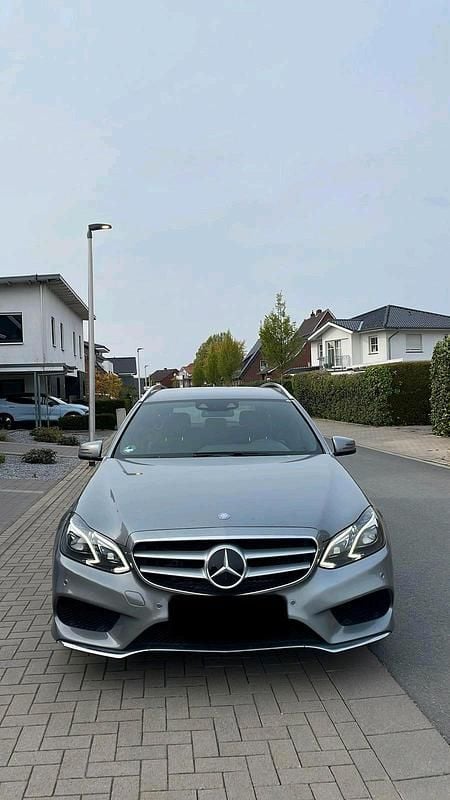 Gebraucht Mercedes E350 AMG 258 PS (189 kW) 2015 Grau Limousine